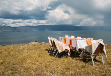 Arrange a special day - an outdoor lunch or dinner in the most beautiful locations of Olkhon.